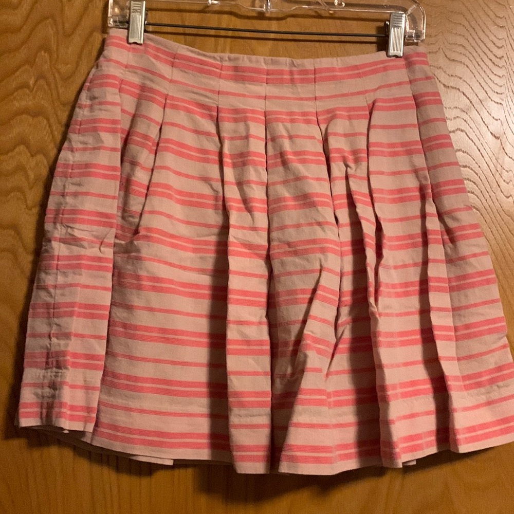 Striped skirt with pleats